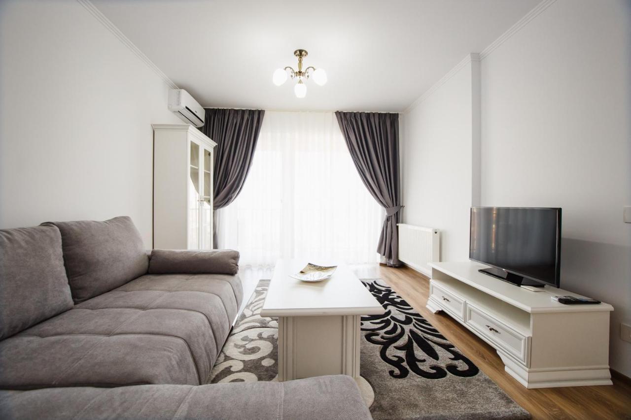 Bright & Elegant Central Apartment أرادايا المظهر الخارجي الصورة