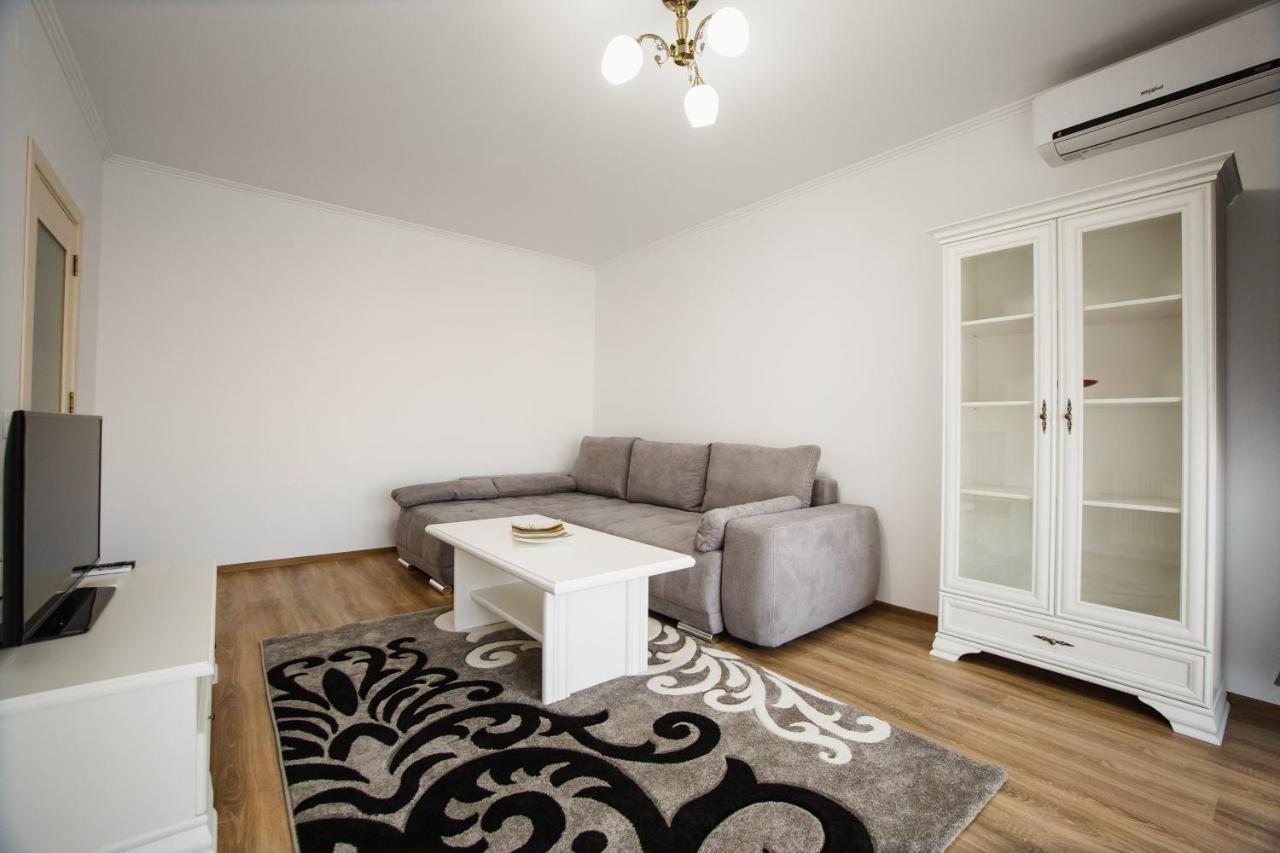 Bright & Elegant Central Apartment أرادايا المظهر الخارجي الصورة