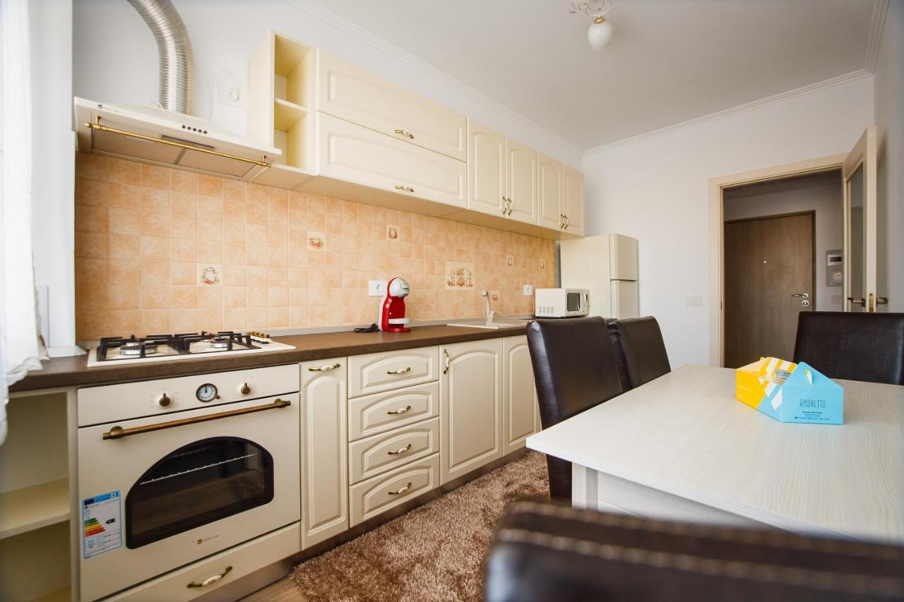 Bright & Elegant Central Apartment أرادايا المظهر الخارجي الصورة
