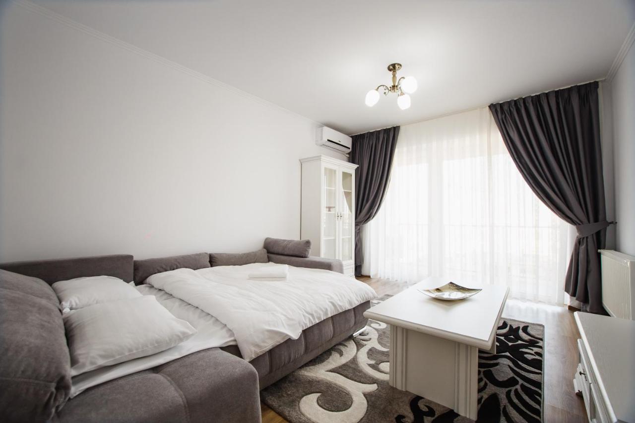 Bright & Elegant Central Apartment أرادايا المظهر الخارجي الصورة