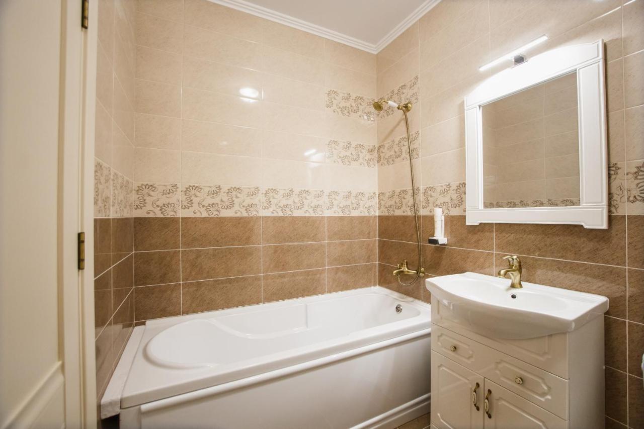 Bright & Elegant Central Apartment أرادايا المظهر الخارجي الصورة